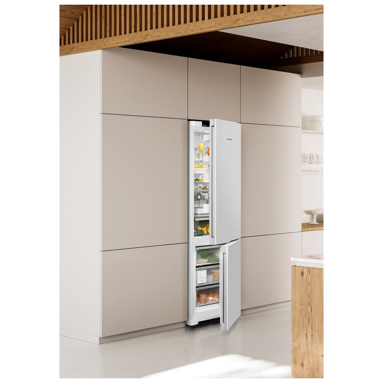 Lodówka CNd 5723 Plus NoFrost z systemem EasyFresh - obrazek 10